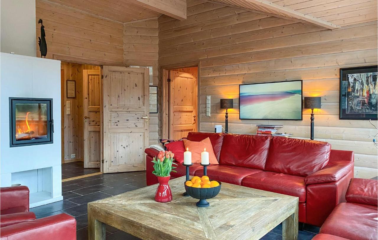 Nice Home In Straumgjerde With Wifi Brunstad Екстериор снимка